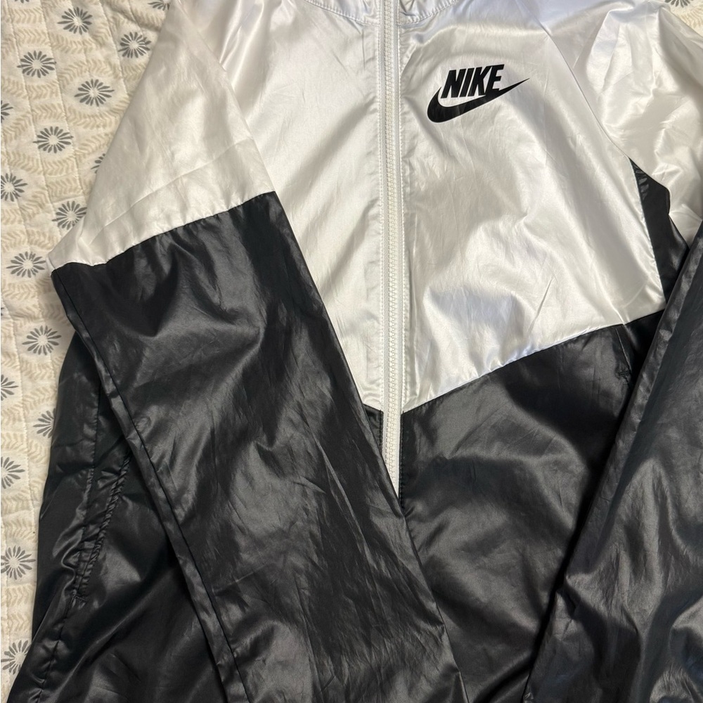 Girls Nike windbreaker XL